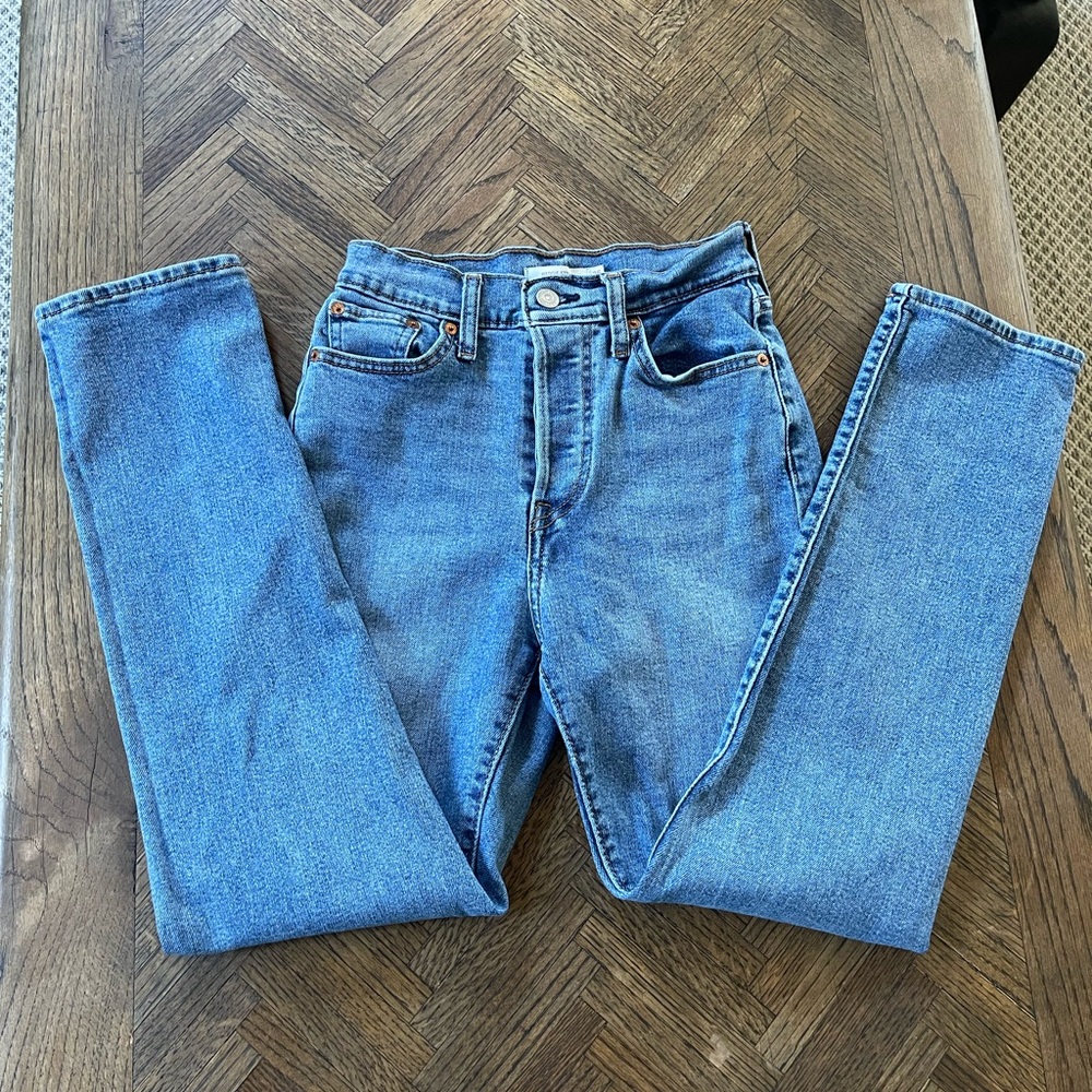 Levi’s wedgie straight jeans